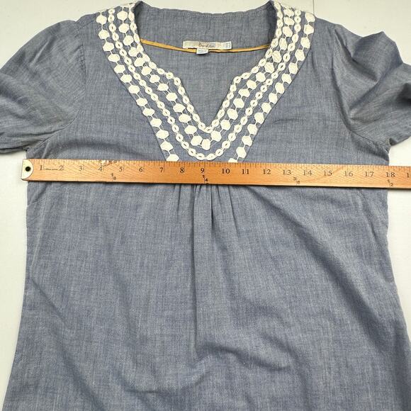 Boden Top Womens 4 Blue Chambray Embroidered Boho Beach Preppy Coastal Resort - Picture 8 of 11